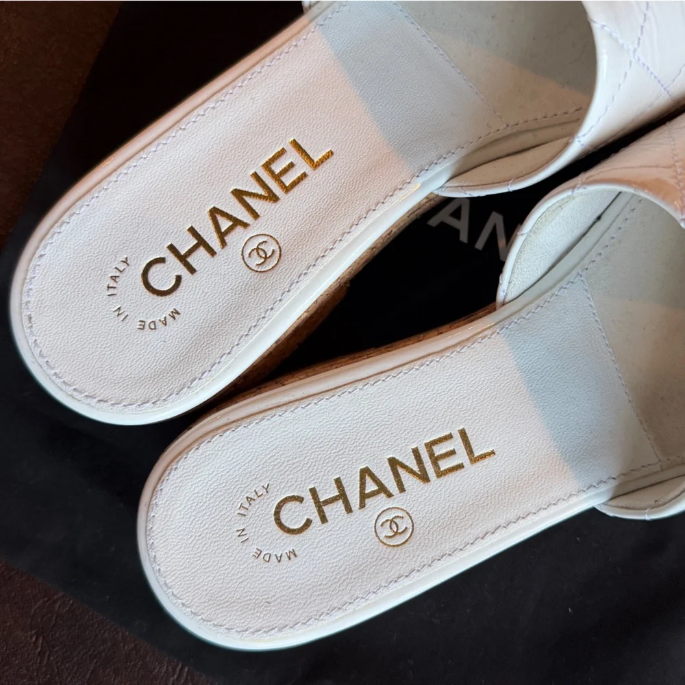 🤍Chanel🤍25C Patent Leather and Cork Heeled Sandals